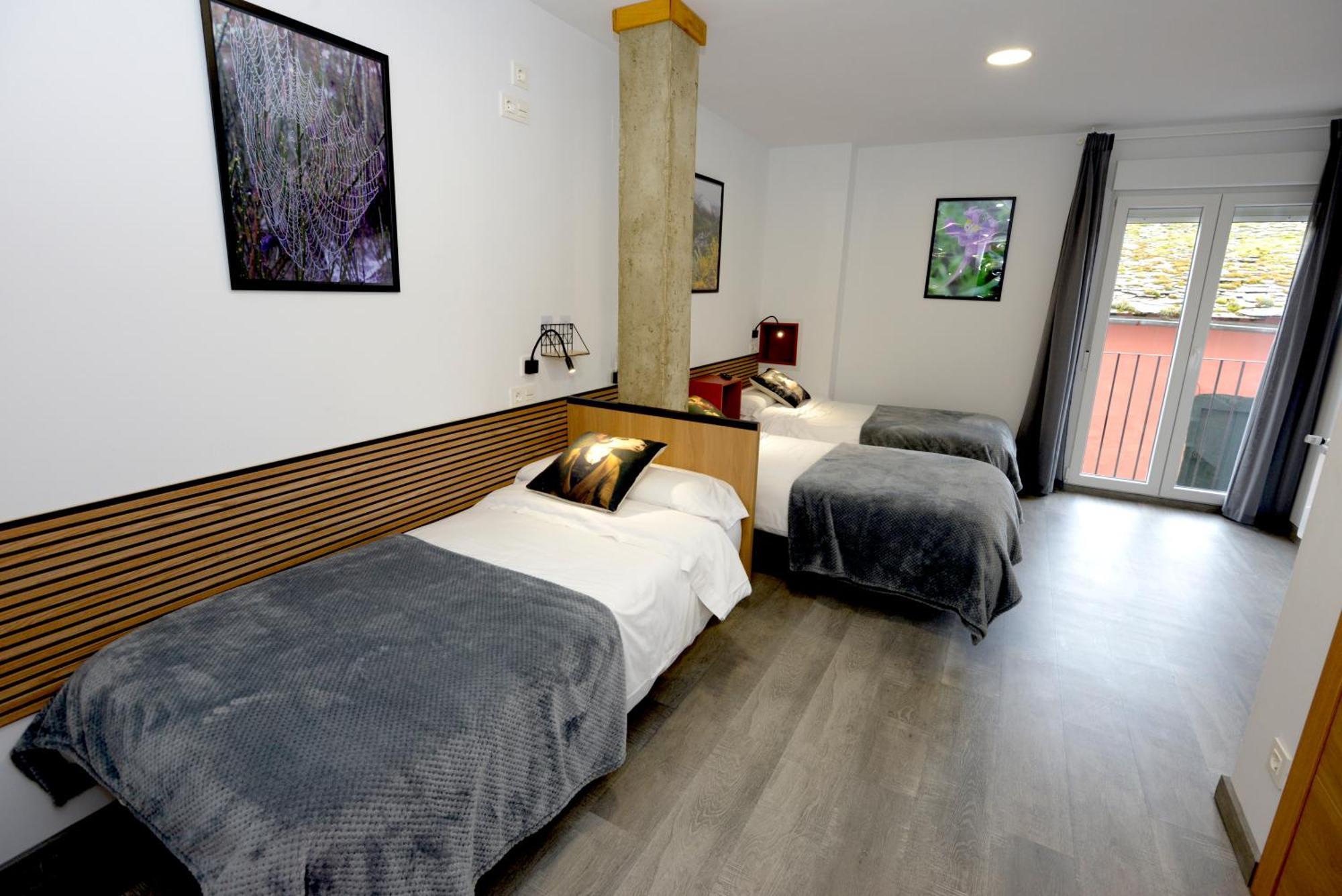 Hostel El Campano Villafranca Del Bierzo Bagian luar foto