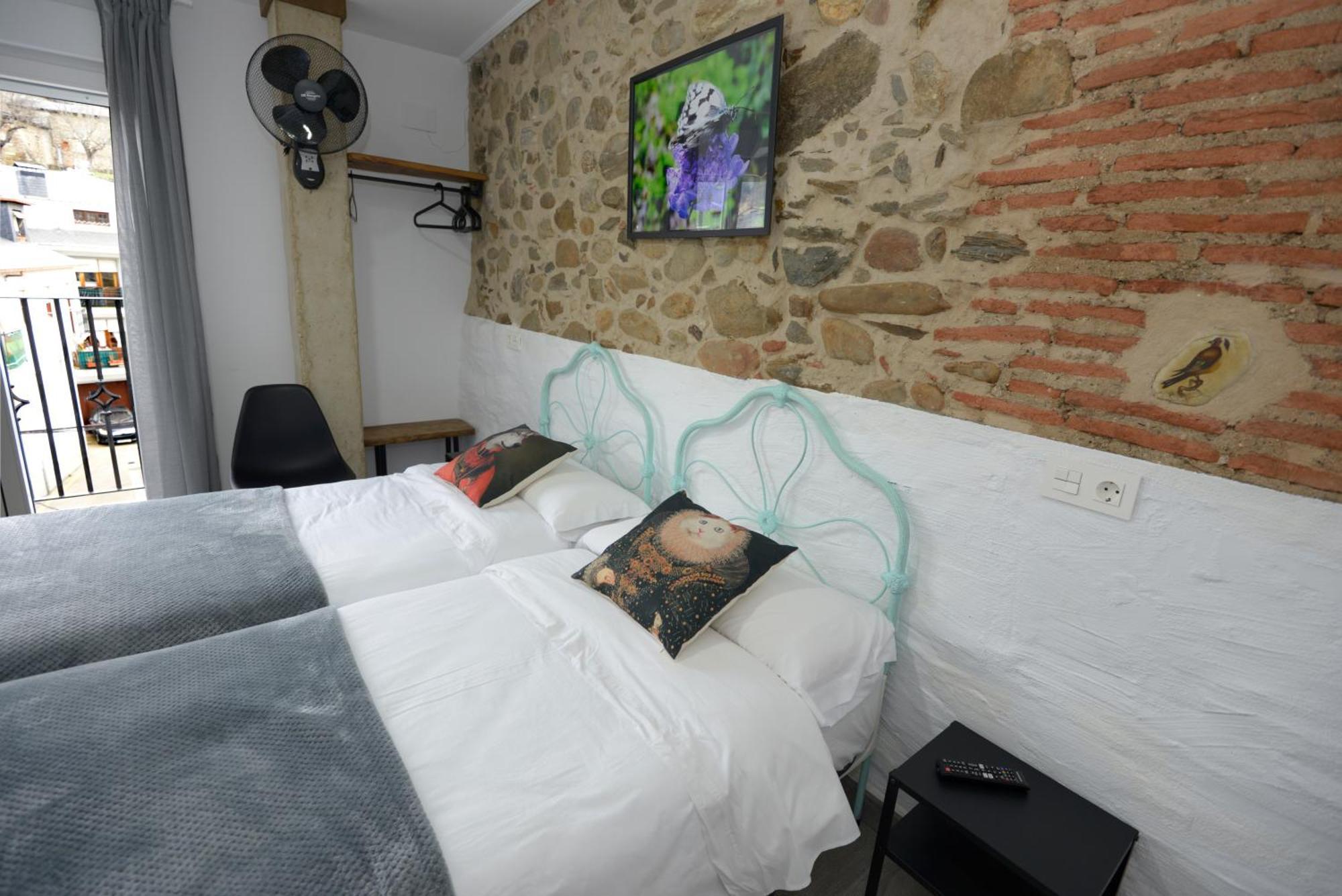 Hostel El Campano Villafranca Del Bierzo Bagian luar foto