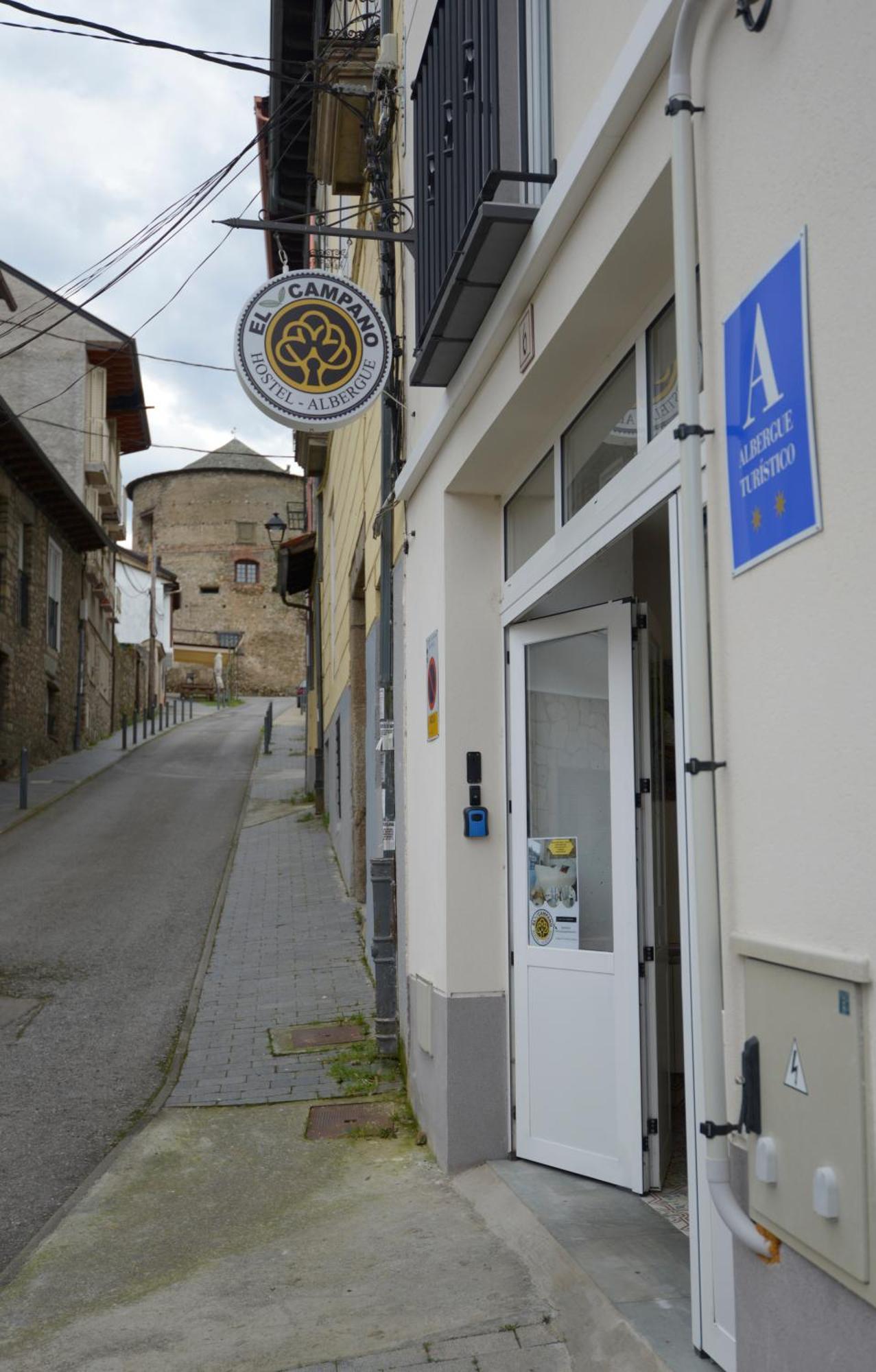 Hostel El Campano Villafranca Del Bierzo Bagian luar foto
