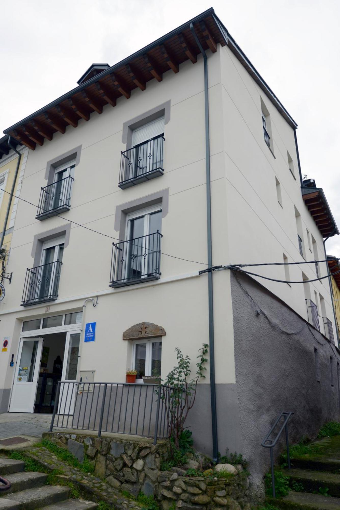 Hostel El Campano Villafranca Del Bierzo Bagian luar foto