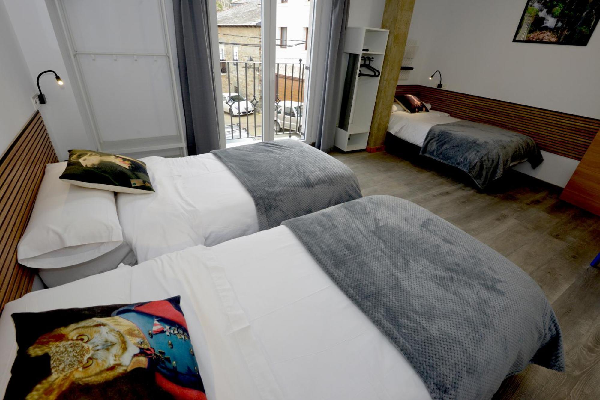 Hostel El Campano Villafranca Del Bierzo Bagian luar foto